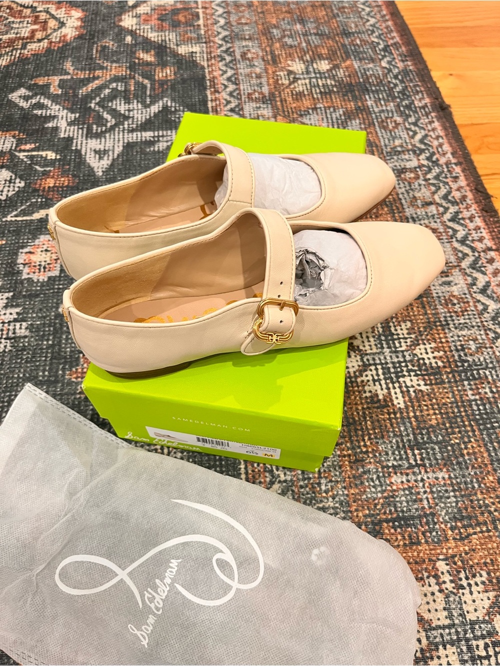Sam Edelman Women's ivory leather  Mary Jane Flats, size 6.5M